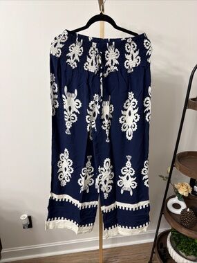 SHEIN Navy and White Floral Wide-Leg Palazzo Pants